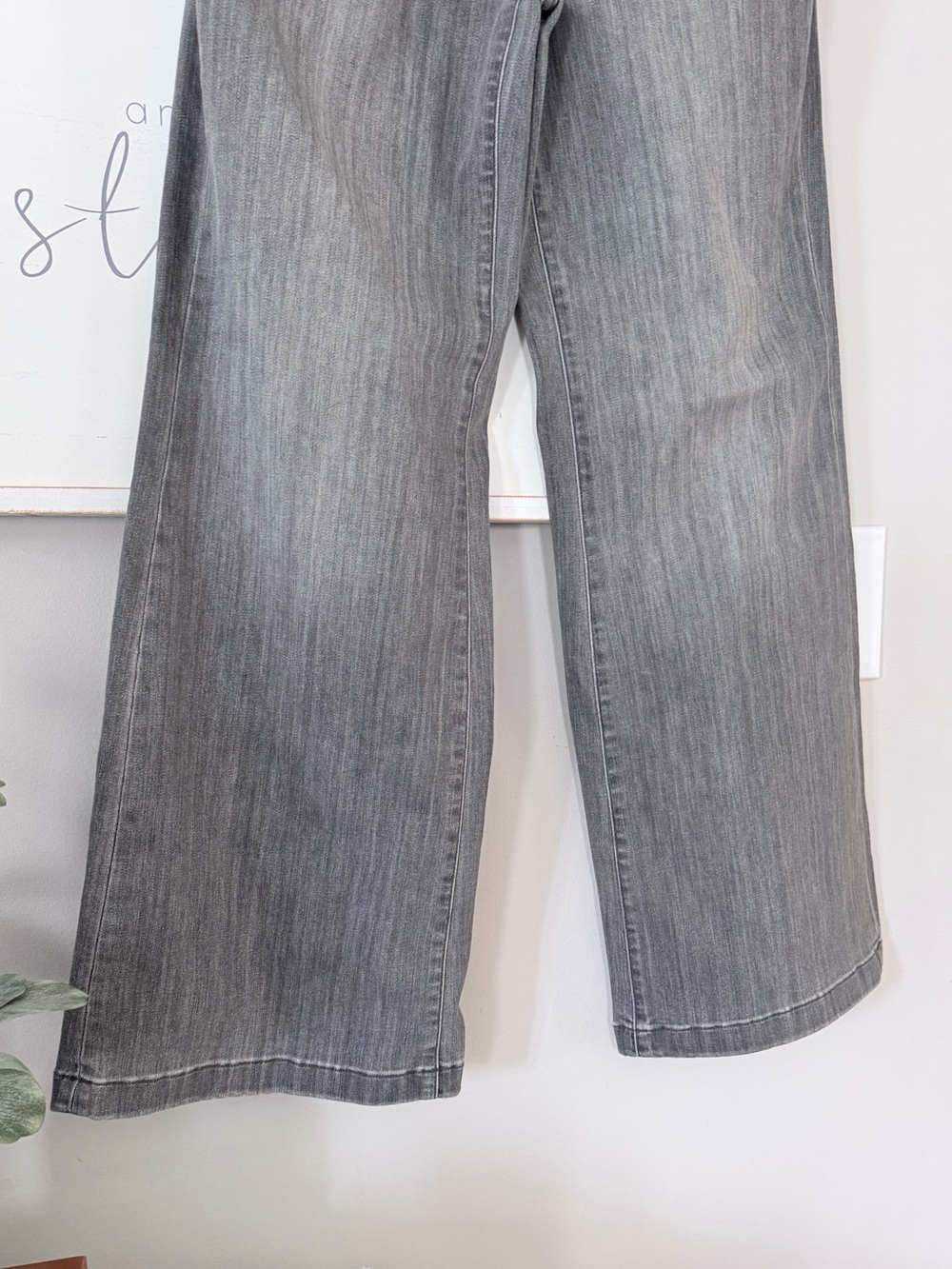 White House Black Market Gray Mariner Coin Jeans Trousers Wide Leg Soft Size 6 - Picture 8 of 15
